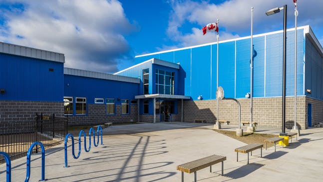 Ahgwahbuush Memorial School